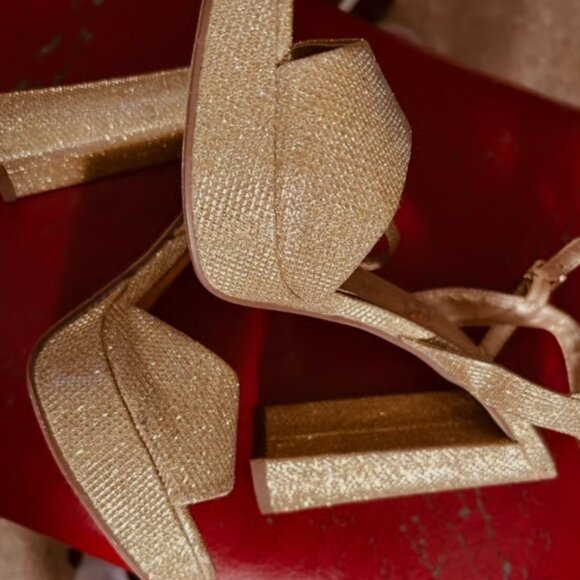 Heels - Picture 2 of 4